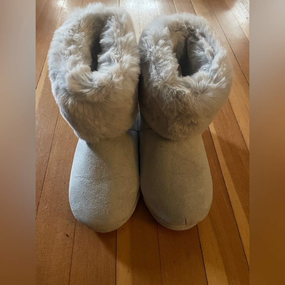 Cozy Gray Faux Fur Women's Boots